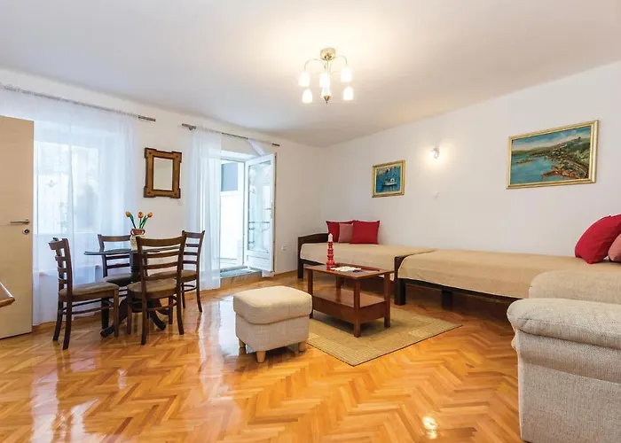Two-bedroom In Σπίτι διακοπών Novi Vinodolski